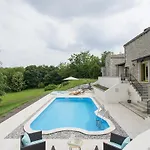 Villa Peaceful With Pool & Sauna, La Casa Di Kyra Brajkovici (Pazin)