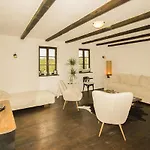 Villa Peaceful With Pool & Sauna, La Casa Di Kyra *