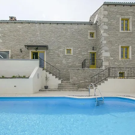 Peaceful With Pool & Sauna, La Casa Di Kyra *