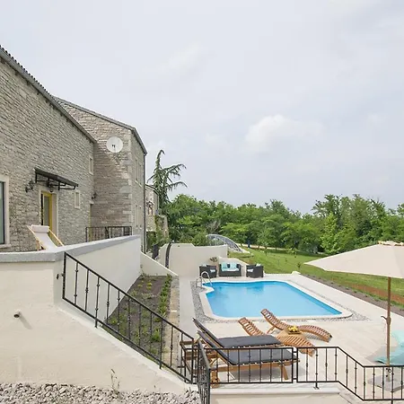 Peaceful With Pool & Sauna, La Casa Di Kyra *