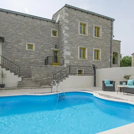 Peaceful With Pool & Sauna, La Casa Di Kyra Villa *