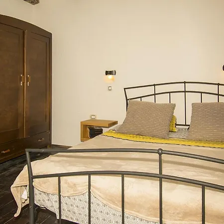 La Casa Di Kyra, Surrounded By Greenery In A Quiet Location With Pool And Sauna Villa