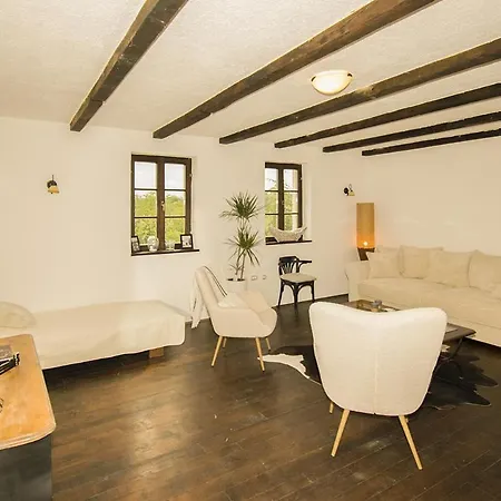 Villa La Casa Di Kyra, Surrounded By Greenery In A Quiet Location With Pool And Sauna *