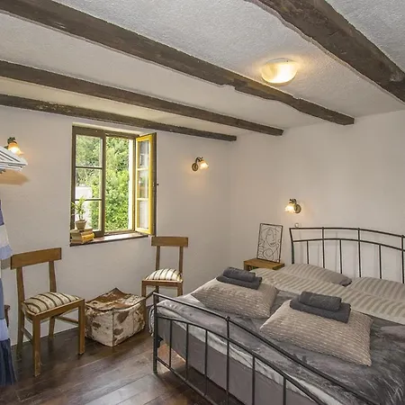 La Casa Di Kyra, Surrounded By Greenery In A Quiet Location With Pool And Sauna *