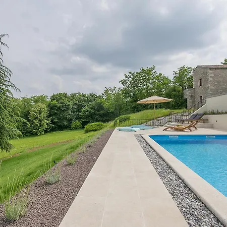 Villa La Casa Di Kyra, Surrounded By Greenery In A Quiet Location With Pool And Sauna