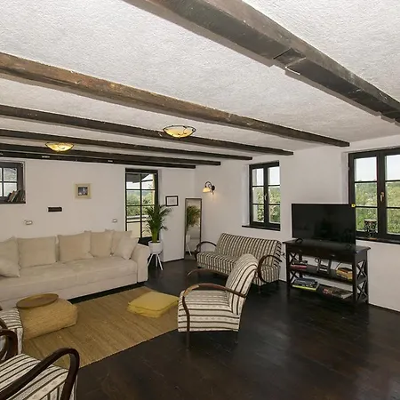 La Casa Di Kyra, Surrounded By Greenery In A Quiet Location With Pool And Sauna Villa