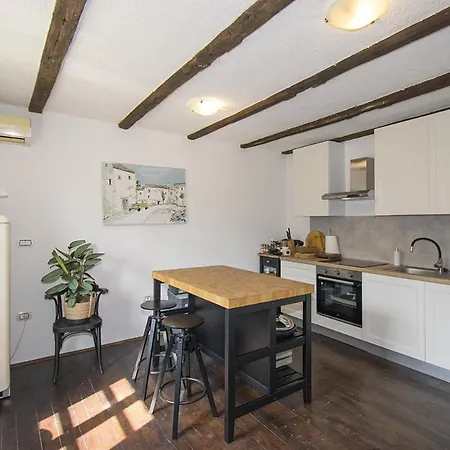 Villa La Casa Di Kyra, Surrounded By Greenery In A Quiet Location With Pool And Sauna *