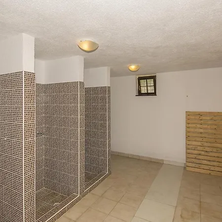 Villa Peaceful With Pool & Sauna, La Casa Di Kyra Brajkovici (Pazin)