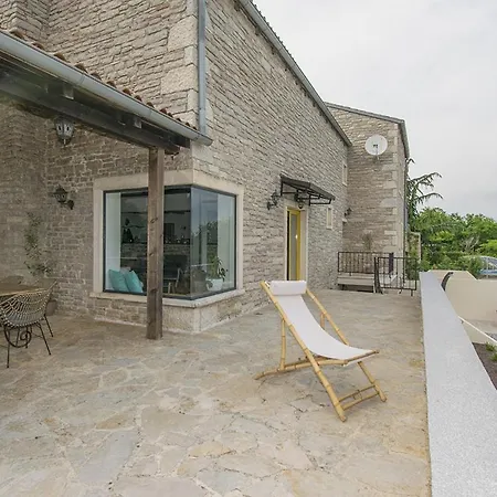 Villa Peaceful With Pool & Sauna, La Casa Di Kyra *