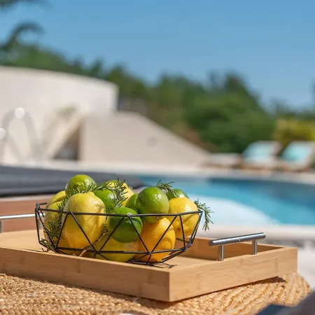 Peaceful With Pool & Sauna, La Casa Di Kyra *