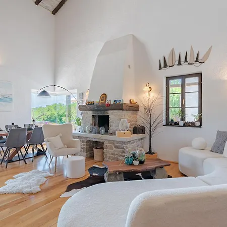 Willa Peaceful With Pool & Sauna, La Casa Di Kyra