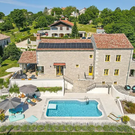 Peaceful With Pool & Sauna, La Casa Di Kyra Willa *
