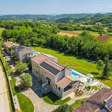 Peaceful With Pool & Sauna, La Casa Di Kyra Brajkovici (Pazin)